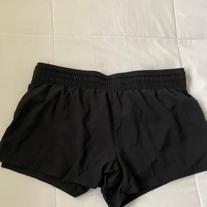 Fabletics Hali Run Shorts 3.5” size L/10